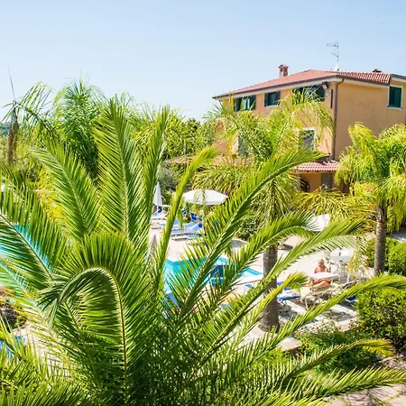 Apart Otel E Villamirella 4*