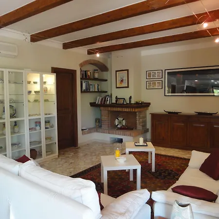 E Villamirella Apartahotel 4*