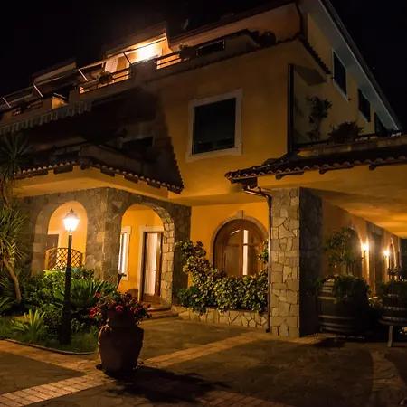 Apart Otel E Villamirella 4*