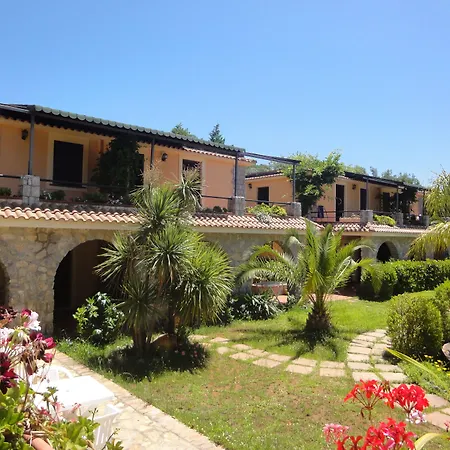 E Villamirella Aparthotel