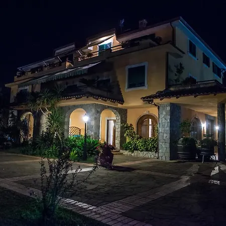 Apart-hotel E Villamirella