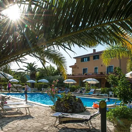 E Villamirella Apart-hotel